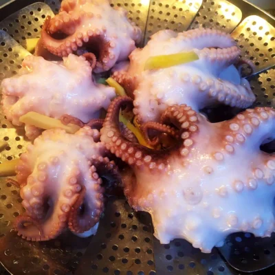 Hấp bạch tuộc