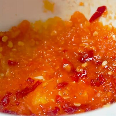Làm nước sốt bơ cay