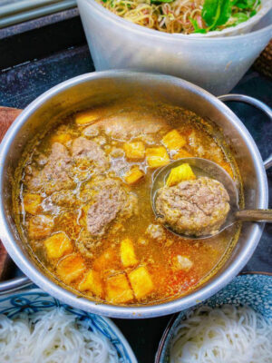 Nấu nước riêu