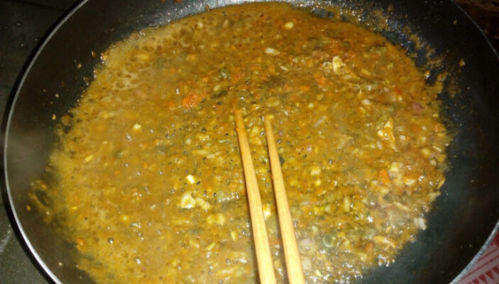 Xào gạch cua (nếu có)