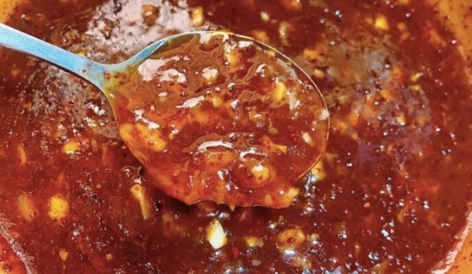 Pha nước sốt Thái
