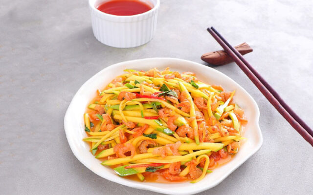 Hoàn thiện món ăn