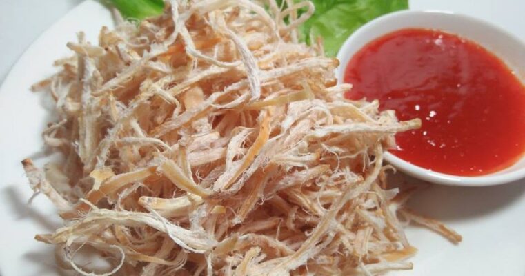 2. Pha nước chấm (nếu không dùng tương ớt nguyên chất)