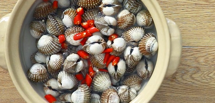 Sơ chế sò huyết