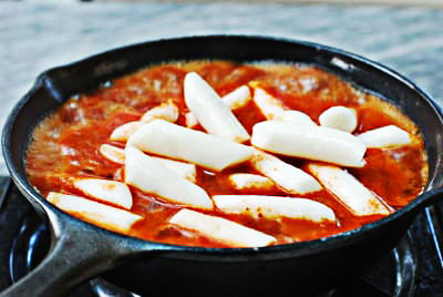 Nấu tokbokki