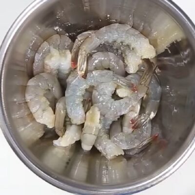 Sơ chế tôm